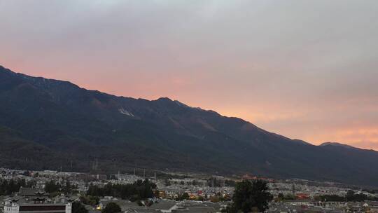 云南大理夕阳晚霞古城小镇