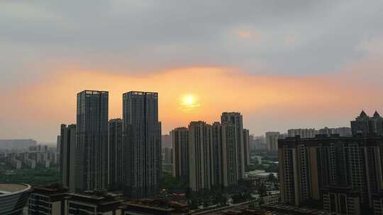 下午夕阳转阵雨延时摄影