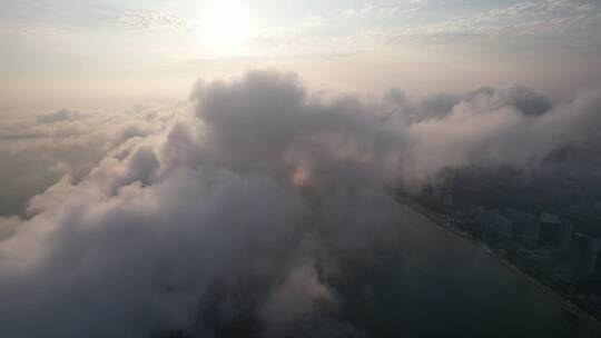 威海高区上空的飞云