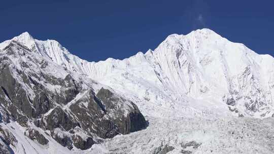 四川甘孜海螺沟方向观看的贡嘎雪山综合镜头