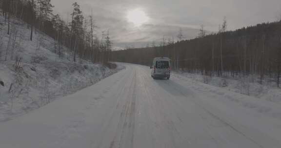 G331国道三卡乡冬季雪景