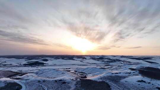 山野雪景暮色彩云