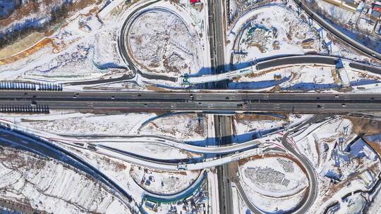 航拍冬季雪后城市立交桥城市风景视频素材