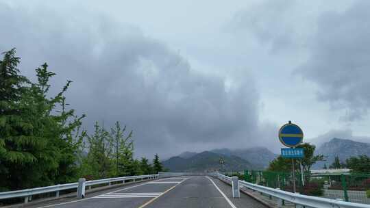 山区道路