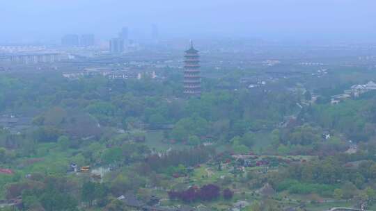 航拍烟雨江南扬州瘦西湖风景区