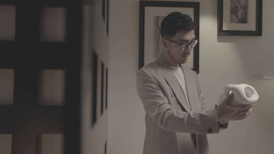 【4K50帧】艺术家手工艺品粘土陶艺创作