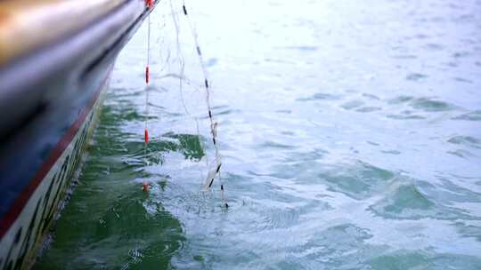 4K升格实拍海上渔船捕捞收网渔获视频素材模板下载