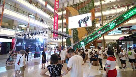 长春商场市民演艺广场音乐生活