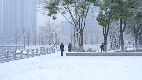 武汉江汉区菱角湖公园雪景