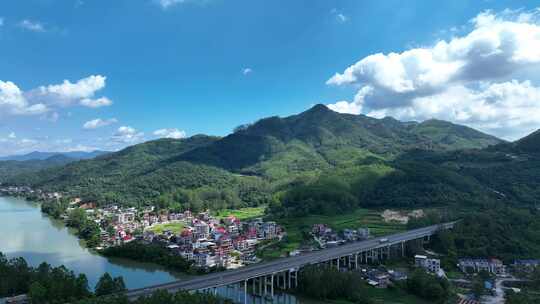 美丽乡村航拍农村蓝天白云山峰青山绿水村庄