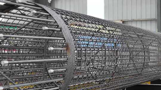 工厂内钢筋结构特写/钢筋笼成品