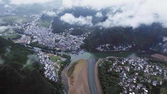 桂林山水烟雨漓江兴坪古镇航拍风光4K