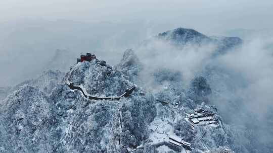 湖北武当山天柱峰金顶太和宫雪后云海航拍