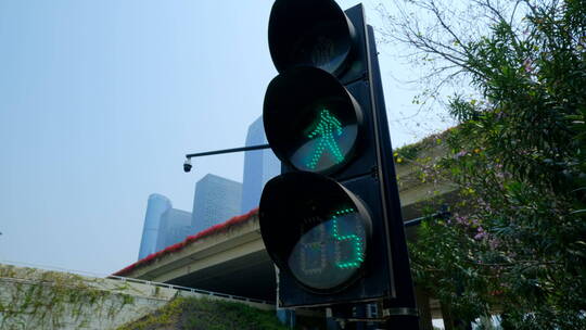 路口人行横道红绿灯交通灯视频素材模板下载