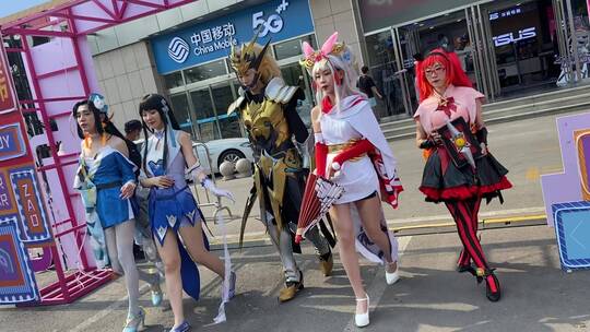 cosplay街头表演