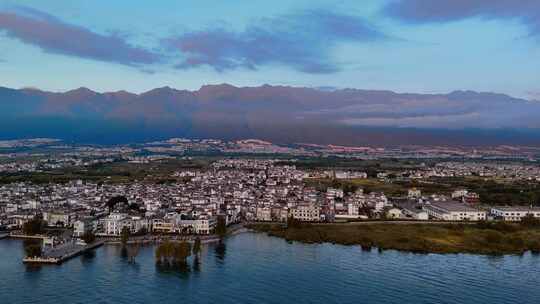 云南大理苍山洱海湖水日出