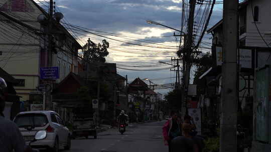 泰国清迈曼谷街道道路晚霞街景