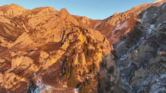 青海互助天门寺山峰树林航拍视频