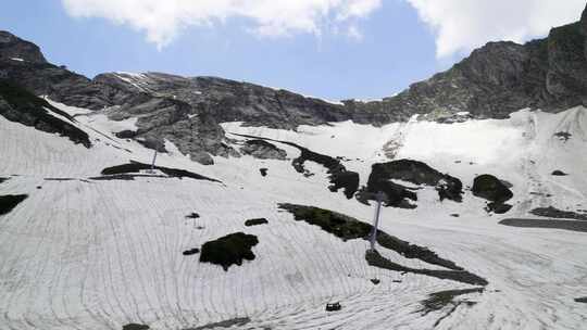 雪山的航拍