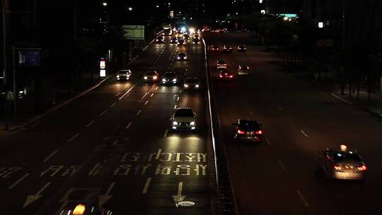 夜晚城市交通航拍