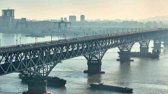 航拍清晨南京长江大桥日出车流铁路紫峰视频素材模板下载