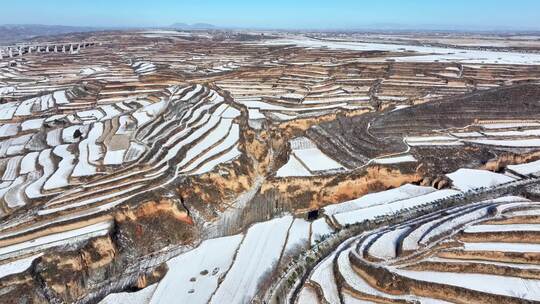 梯田航拍全景自然风景冬天下雪地形地理