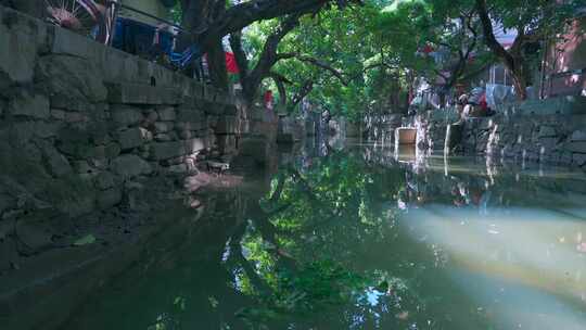 广州海珠区小洲村古村落河道林荫街道景观