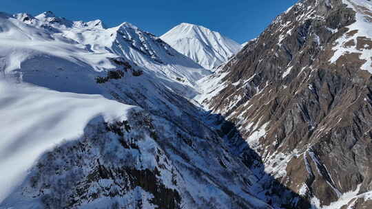 佐治亚州古多里美丽雪山的鸟瞰图