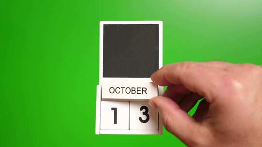 10.绿色背景上日期为10月13日的日历视频素材模板下载