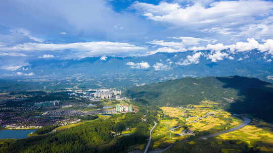 【延时】雨雾缭绕 山川大地 金黄稻田视频素材模板下载