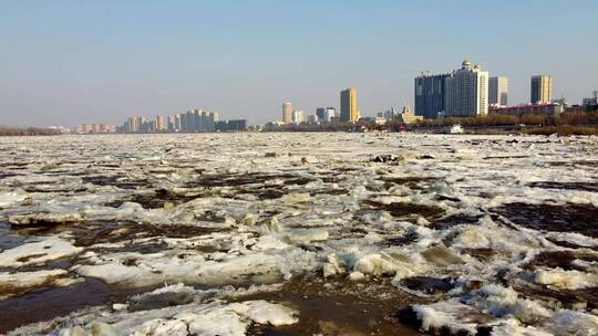 松花江春天开江流冰景观视频素材模板下载