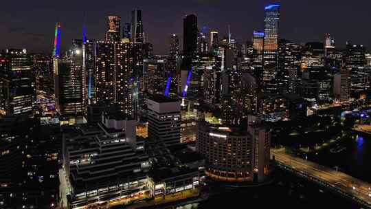 航拍澳大利亚墨尔本摩天大楼汽车夜景灯光