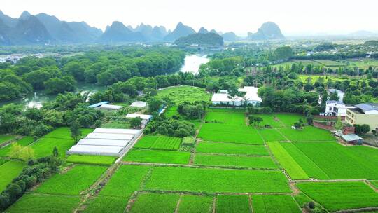 桂林漓江两岸山水风光