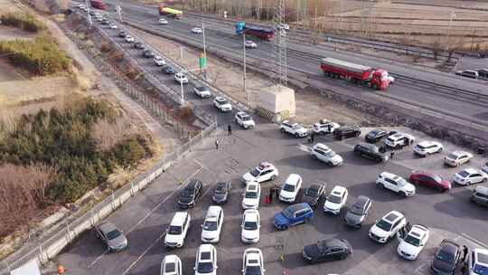 春节期间连霍高速公路酒泉服务区