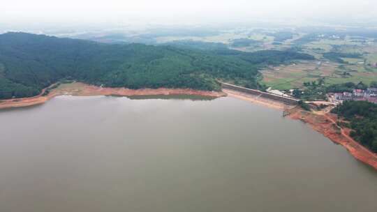 航拍江西安福县洲湖镇跃进水库（水渠）