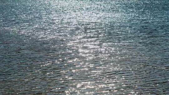 波光粼粼湖面水面