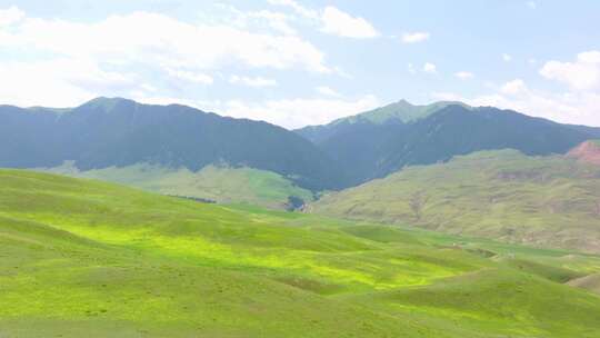 新疆/湖泊/航拍延时/河流/草地山河平原