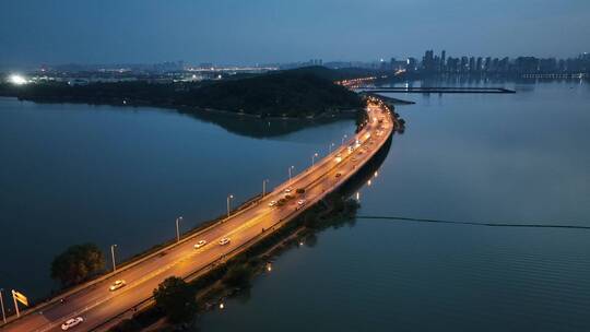 武汉南湖大桥，略俯横移镜头