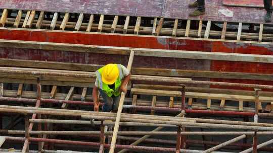 航拍高空作业建筑工地