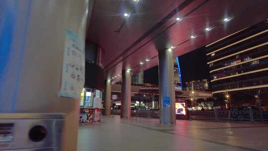 上海浦东新区陆家嘴游客游玩人流夜景视频素视频素材模板下载