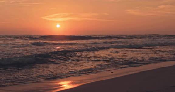 日落下的海滩