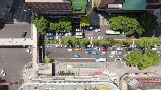 俯拍城市拥堵交通视频素材模板下载