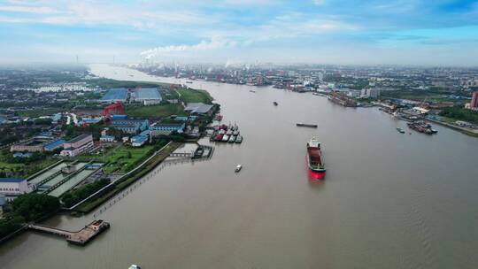 上海黄浦江岸码头风光