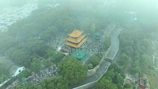 岳阳楼景区雾景