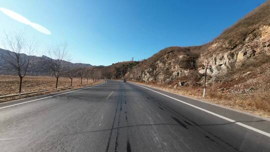 行车视角道路两侧绿化风景开车第一视角开车