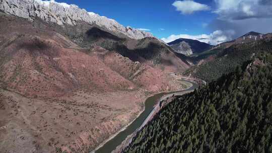 西藏G318国道左贡玉曲峡谷航拍自然风光