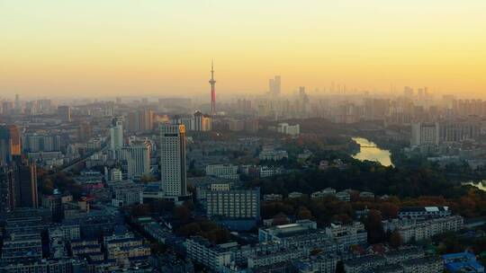 夕阳下的南京城