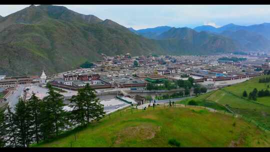 航拍甘南拉卜楞寺 寺庙全景