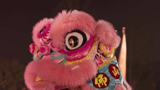 喜庆祥和的舞狮表演