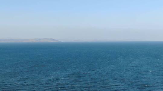 符拉迪沃斯托克海边航拍湛蓝的海边视频素材模板下载
